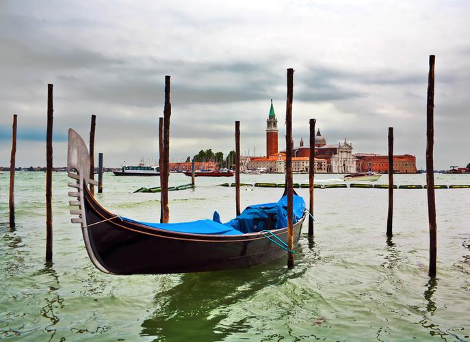威尼斯那种小船（威尼斯的船）