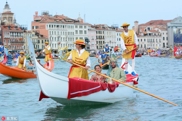 威尼斯划船表演（威尼斯划船比赛规则）