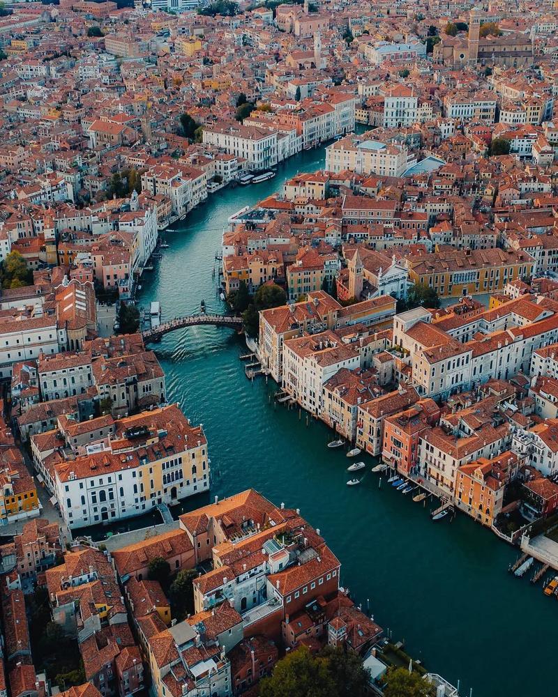 威尼斯水手数量（威尼斯有多少条水道）